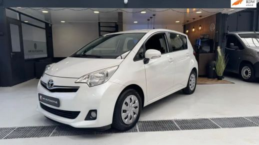 Toyota Verso-S 2013
