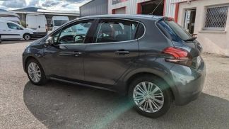 Hatchback Peugeot 208 2016