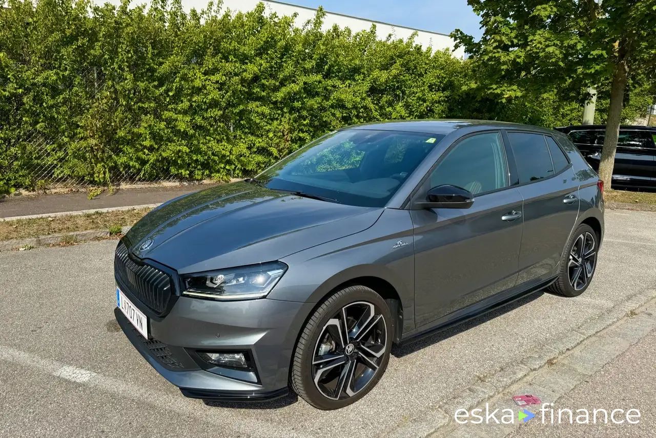 Sedan Skoda Fabia 2023