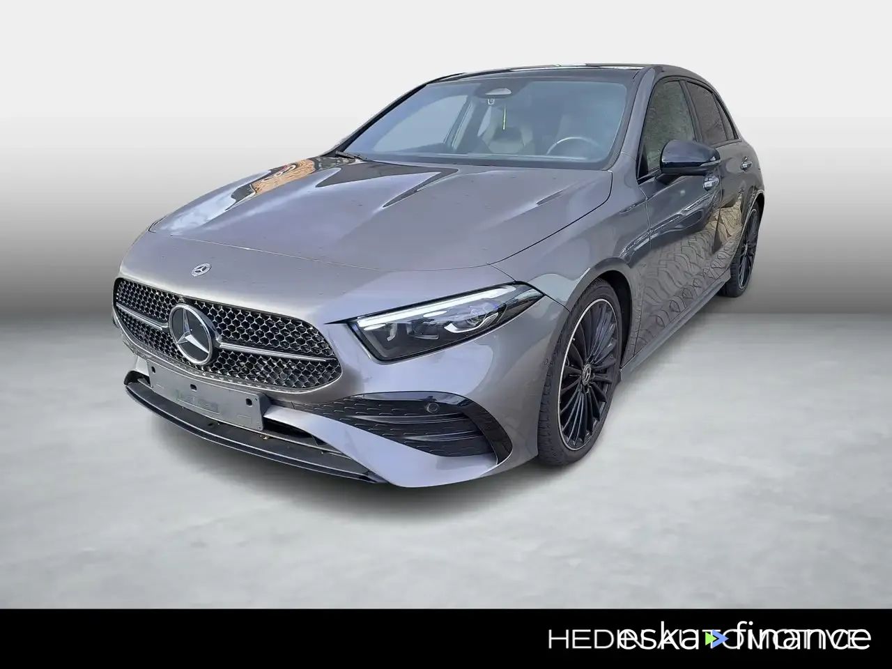 Lízing Hatchback MERCEDES A 180 2023