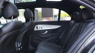 Lízing Sedan MERCEDES E 300 2023