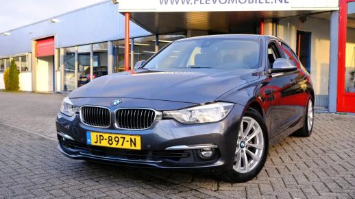 BMW 330 2016