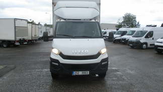 Zamknięta ciężarówka Iveco DAILY 2015