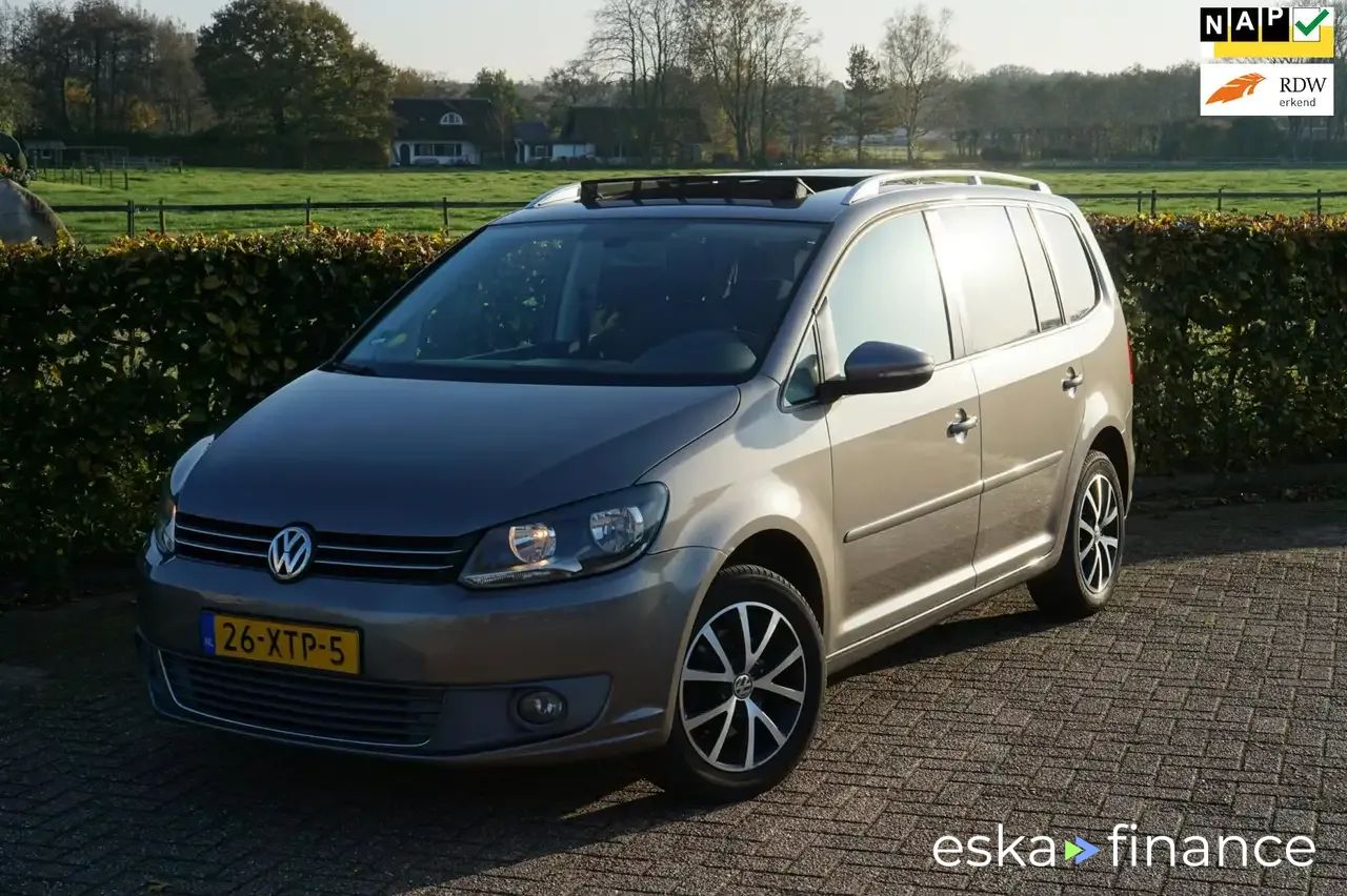 Leasing Hatchback Volkswagen CROSS TOURAN 2011