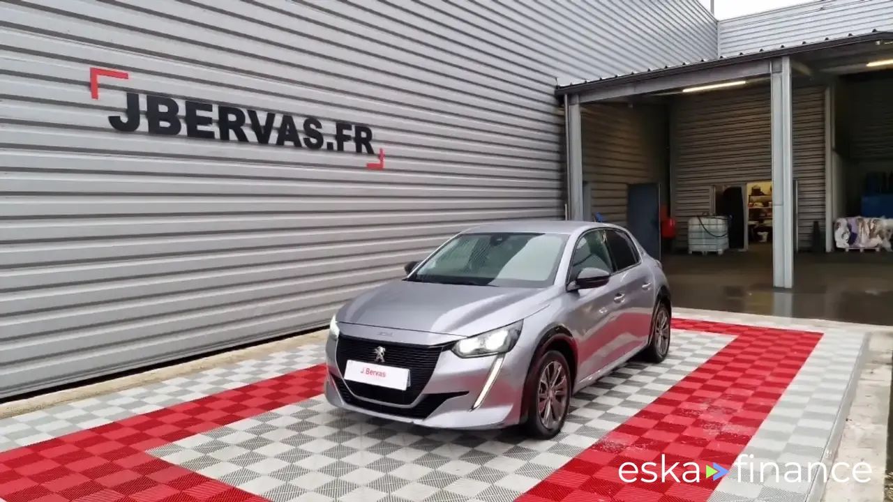 Lízing Sedan Peugeot 208 2022