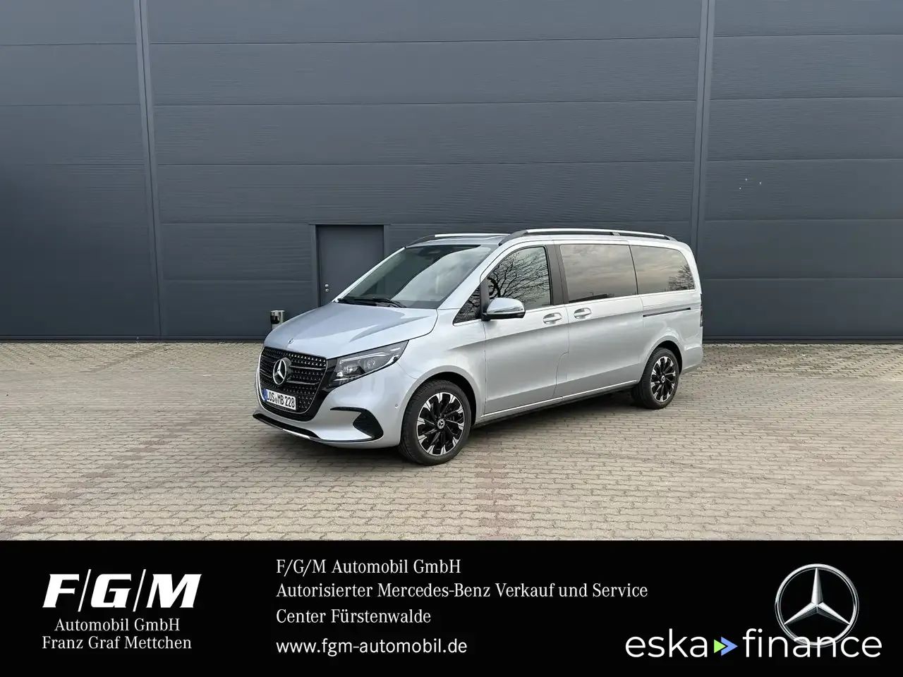 Financování Hatchback MERCEDES V 300 2025