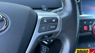 Lízing Hatchback Toyota Verso 2015