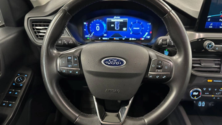 SUV Ford Kuga 2022