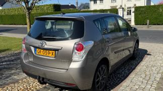 Lízing Hatchback Toyota Verso 2015