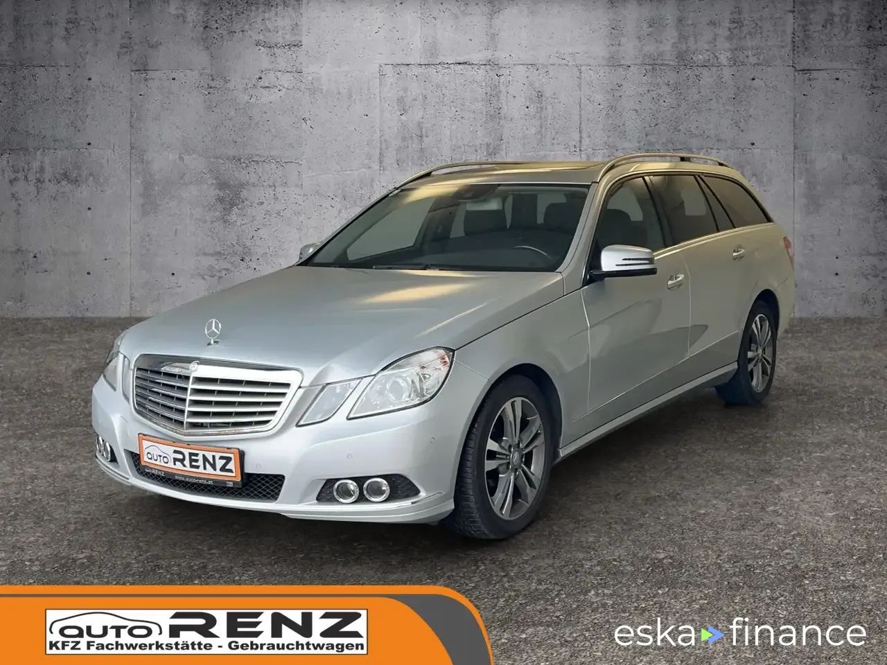 Finansowanie Wóz MERCEDES E 220 2011