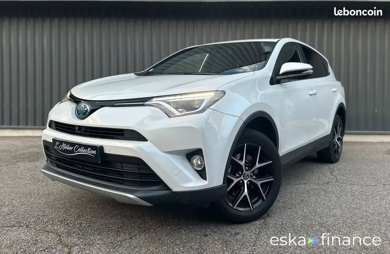 Leasing SUV Toyota RAV 4 2016