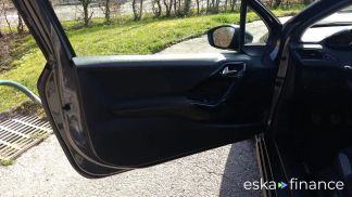 Lízing Hatchback Peugeot 208 2014