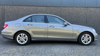 Lízing Sedan MERCEDES C 180 2012