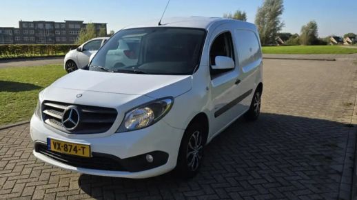 MERCEDES B 160 2016