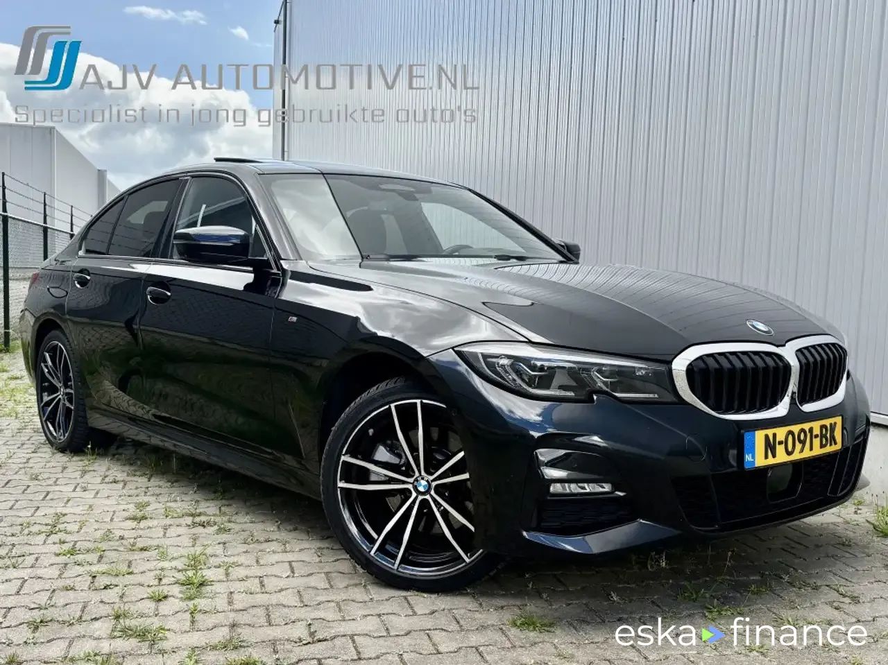 Lízing Sedan BMW 320 2021