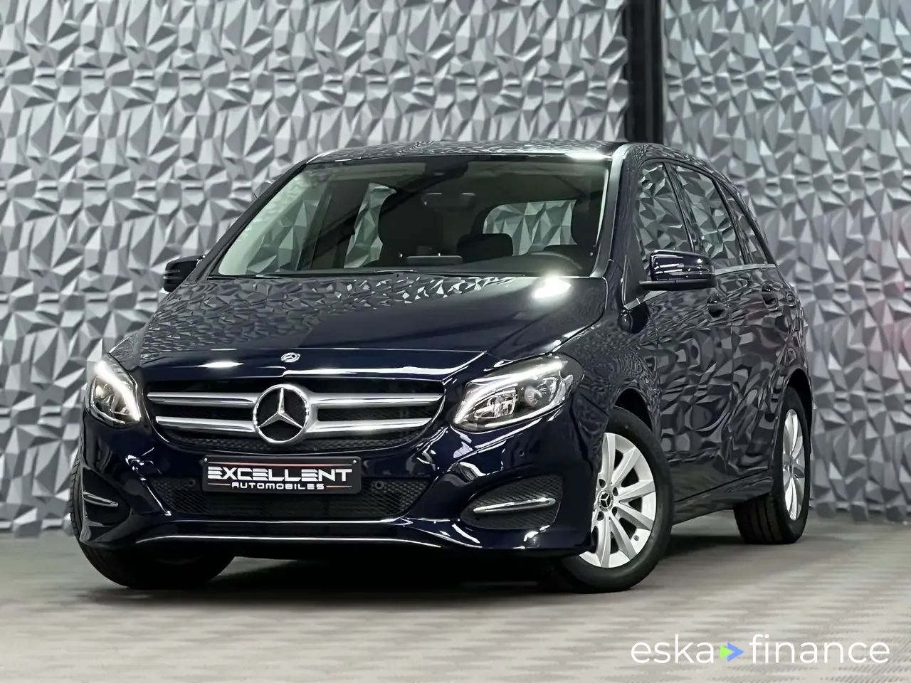 Leasing Le transport des passagers MERCEDES B 180 2017