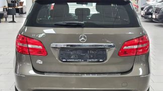 Financování Hatchback MERCEDES B 200 2013