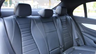 Lízing Sedan MERCEDES E 300 2023