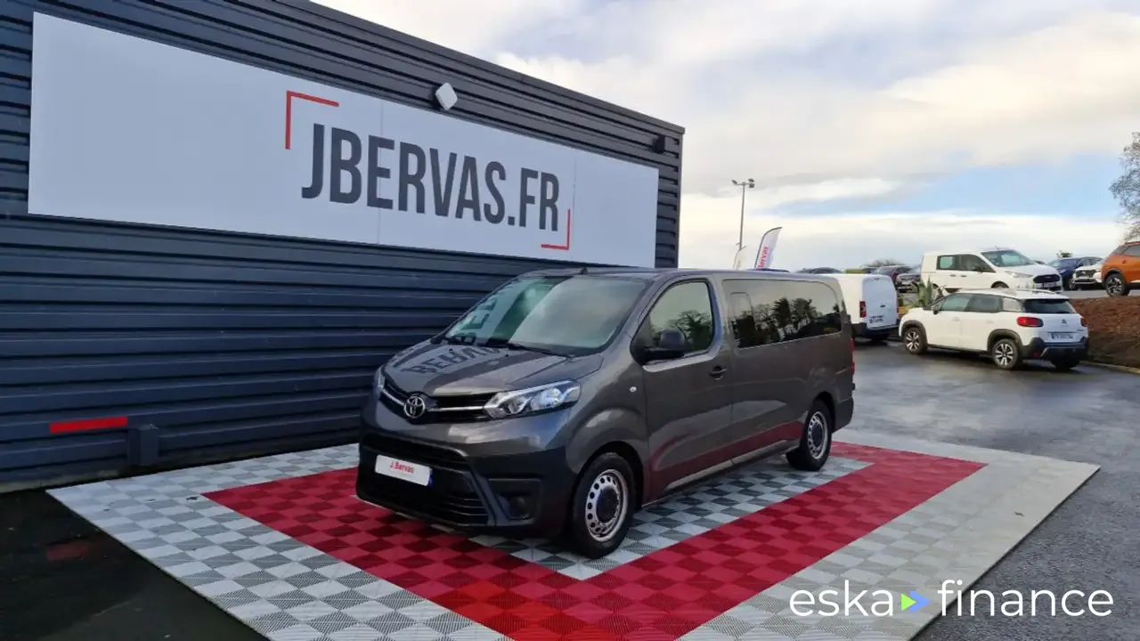 Lízing Kombi Toyota Proace 2021