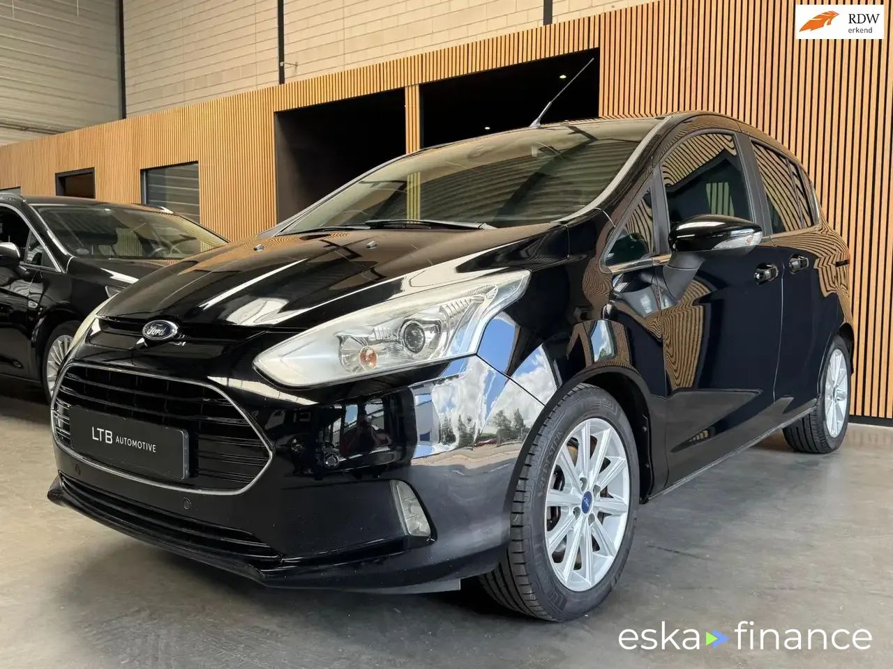 Lízing Hatchback Ford B-Max 2017