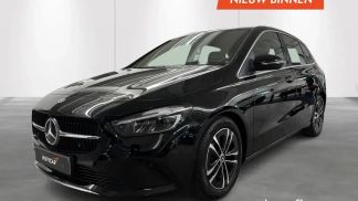 Lízing Hatchback MERCEDES B 180 2023