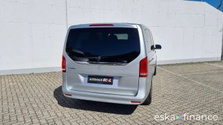 Financování Hatchback MERCEDES V 220 2023