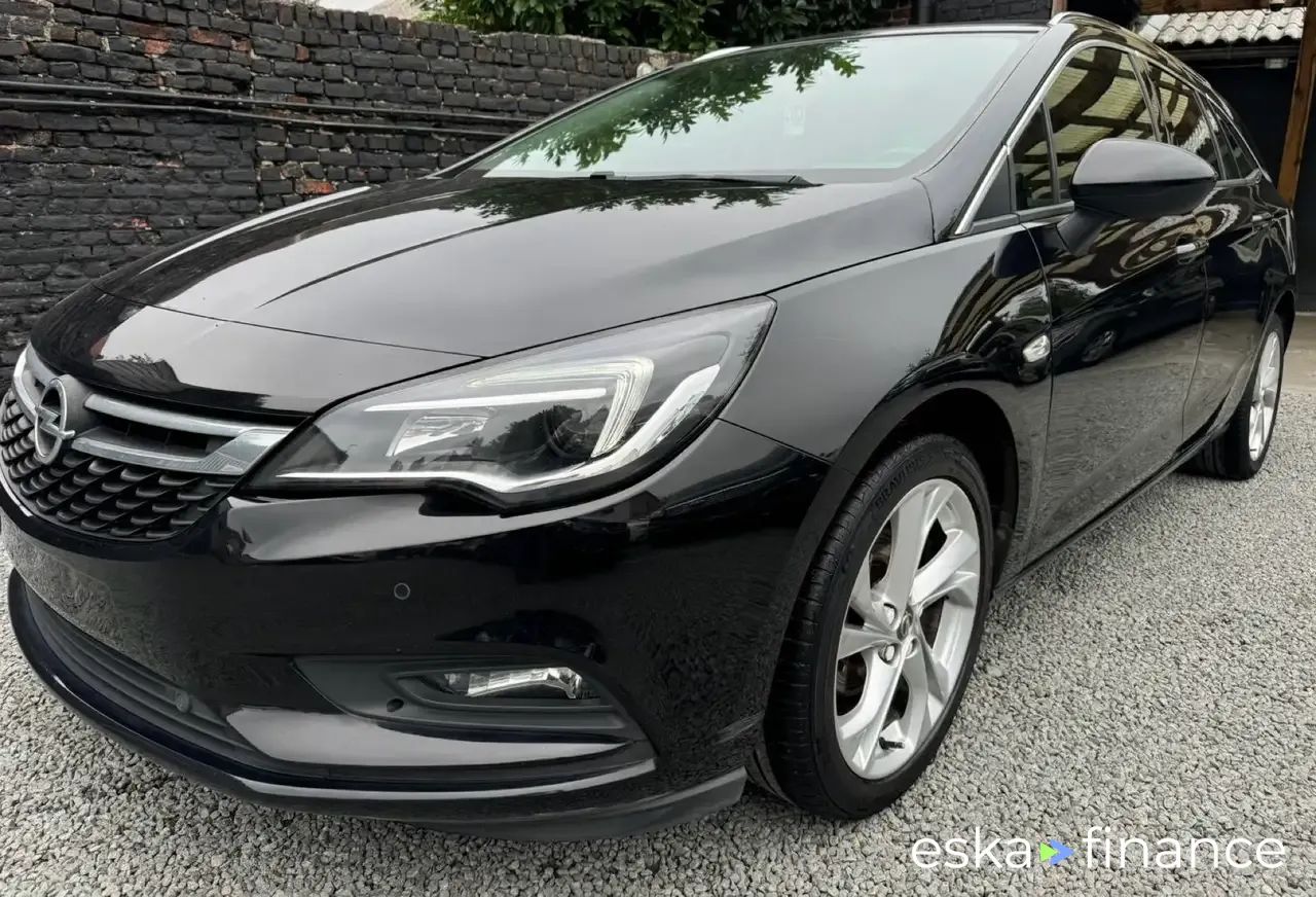 Wóz Opel Astra 2017