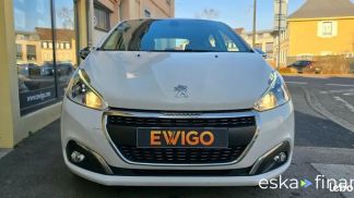 Lízing Hatchback Peugeot 208 2016