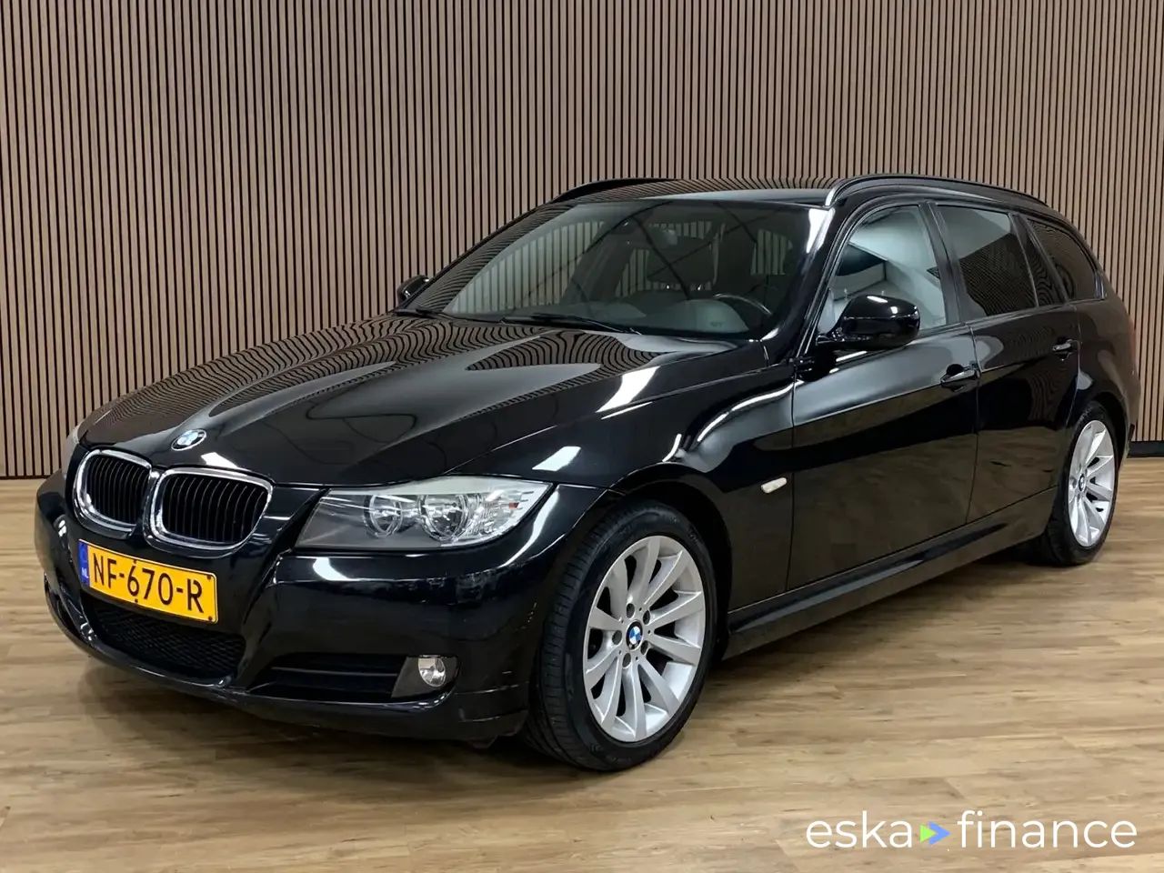 Finansowanie Wóz BMW 320 2010