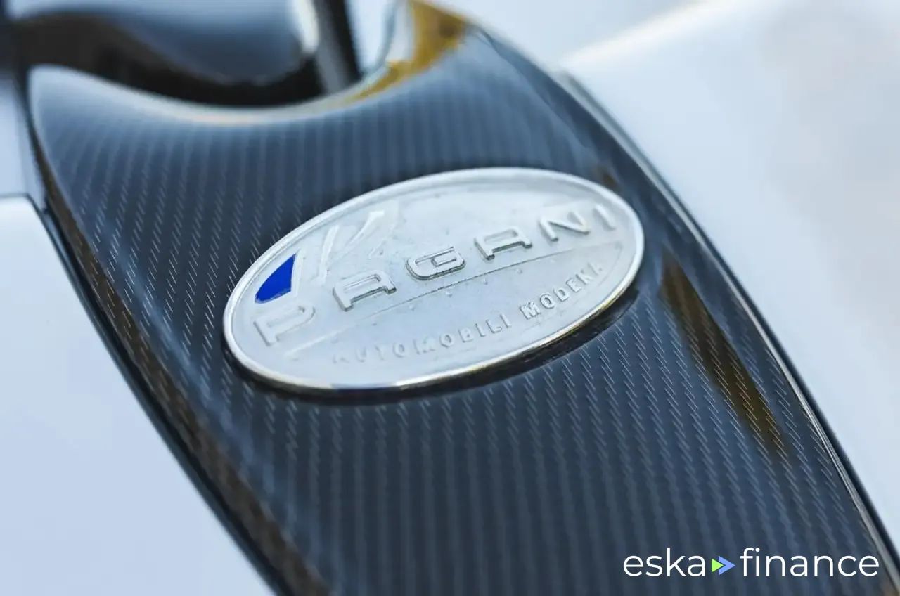 Leasing Coupe Pagani Huayra 2014