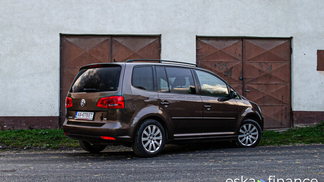 Finansowanie Transport pasażerów Volkswagen Touran 2010