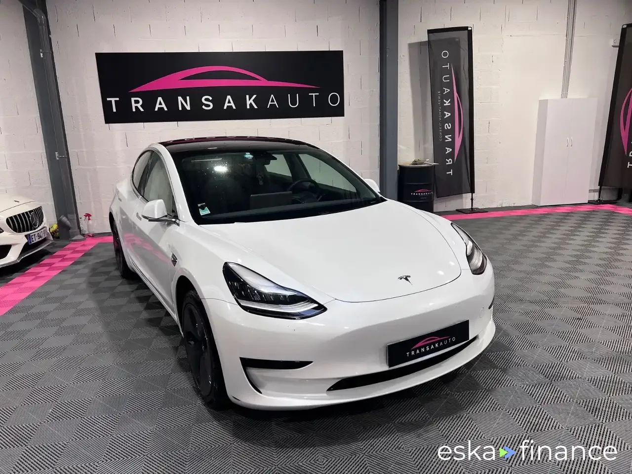 Finansowanie Van Tesla Model 3 2020