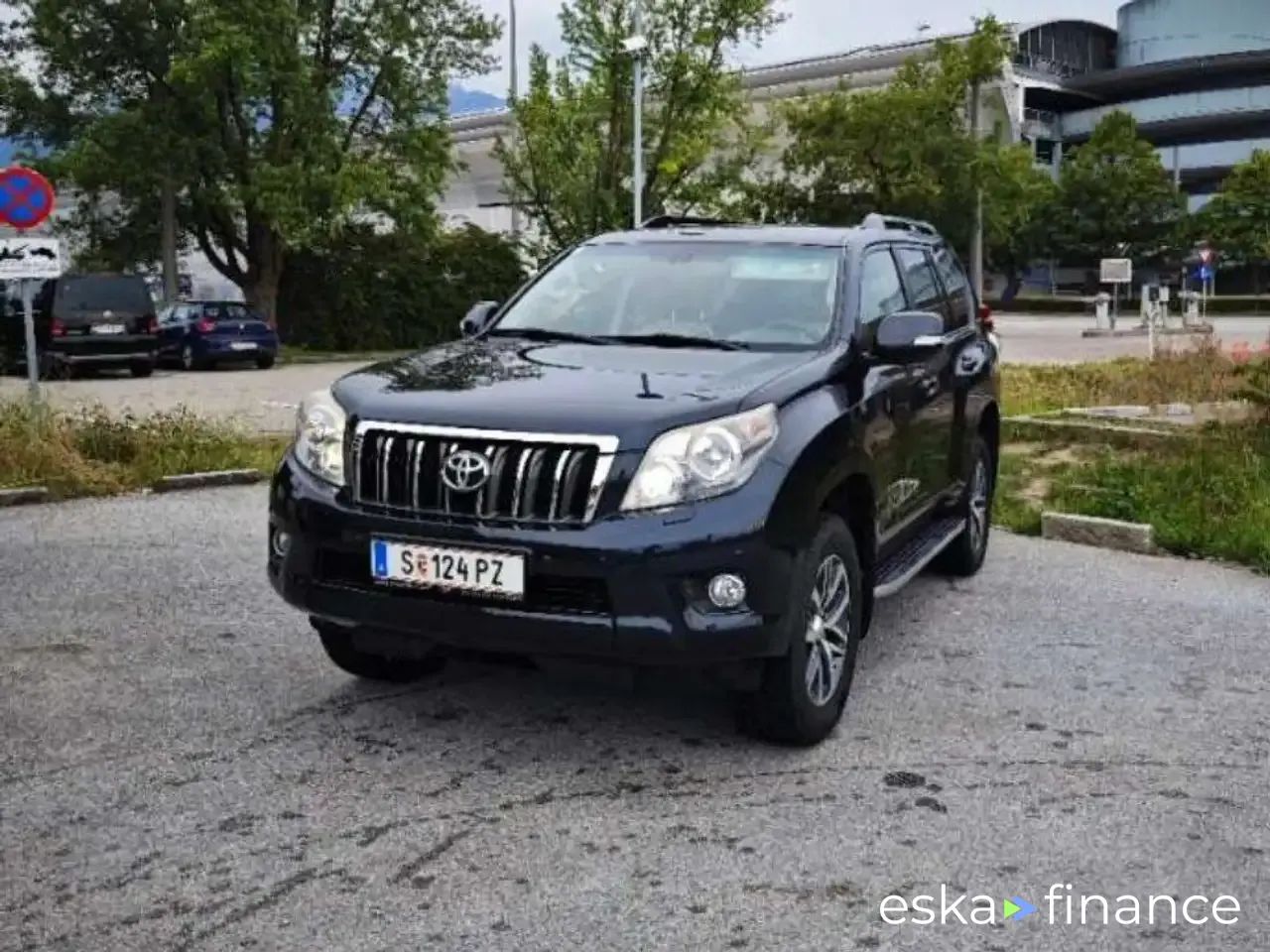 Leasing SUV Toyota Land Cruiser 2011