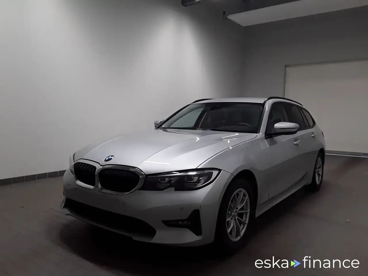 Lízing Kombi BMW 318 2021