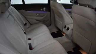Lízing Sedan MERCEDES E 220 2020