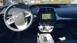 Lízing Sedan Toyota Prius 2016