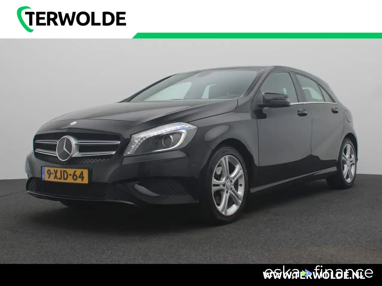 Hatchback MERCEDES A 180 2014