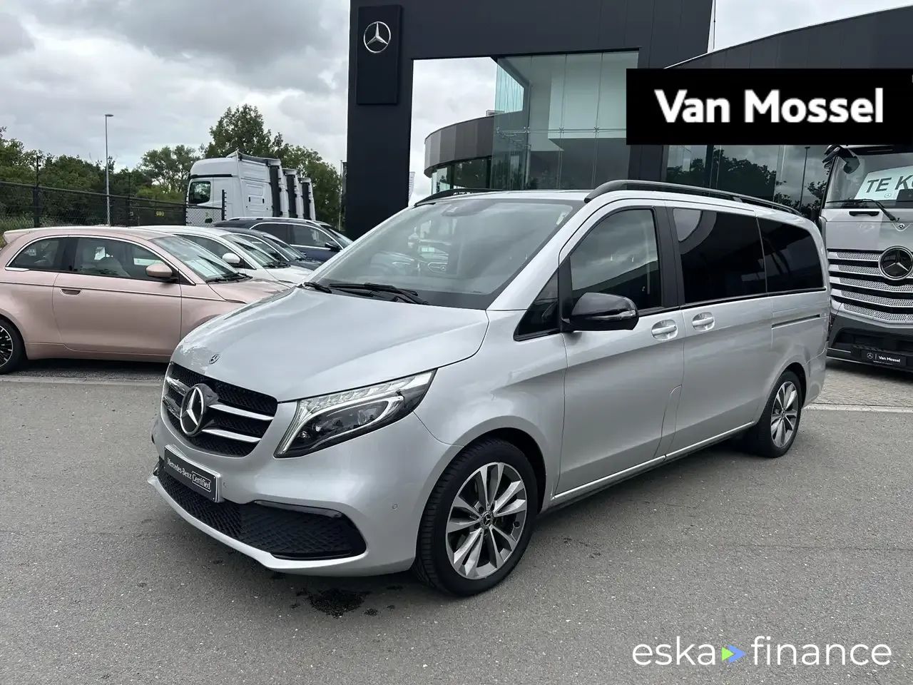 Leasing Hatchback MERCEDES V 220 2021