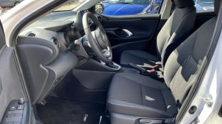 Lízing Sedan Toyota Yaris 2023