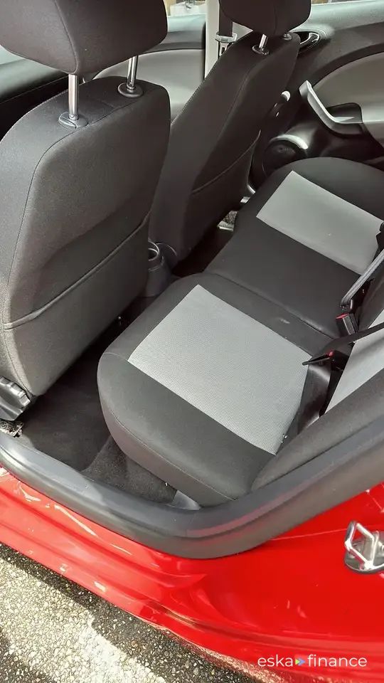 Lízing Hatchback Seat Ibiza 2013