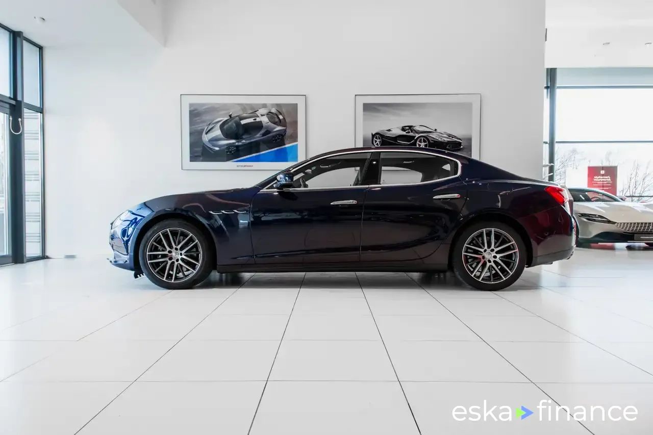 Leasing Sedan Maserati Ghibli 2016