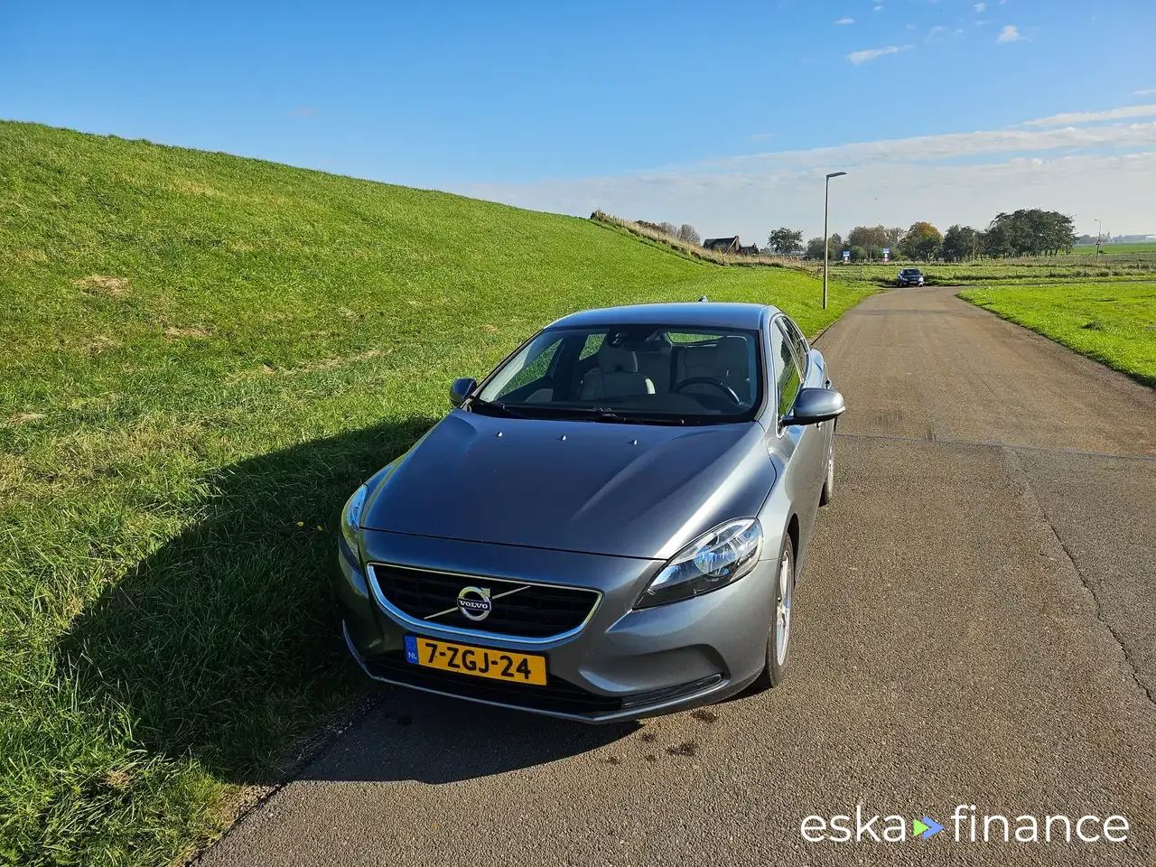 Finansowanie Transport pasażerów Volvo V40 2014
