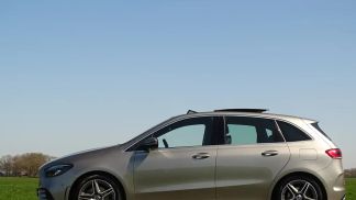 Lízing Hatchback MERCEDES B 200 2020