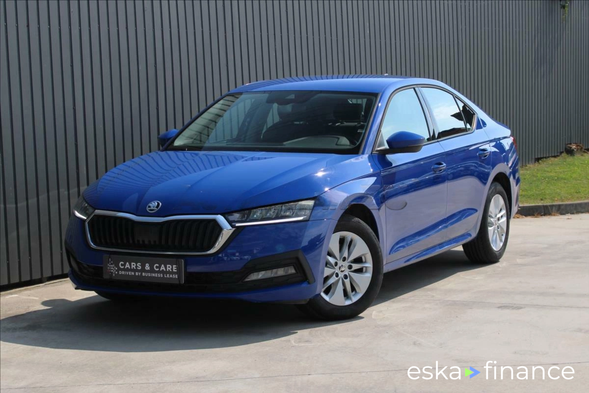 Sedan Skoda Octavia 2021