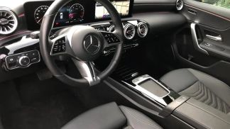 Lízing Hatchback MERCEDES A 180 2024