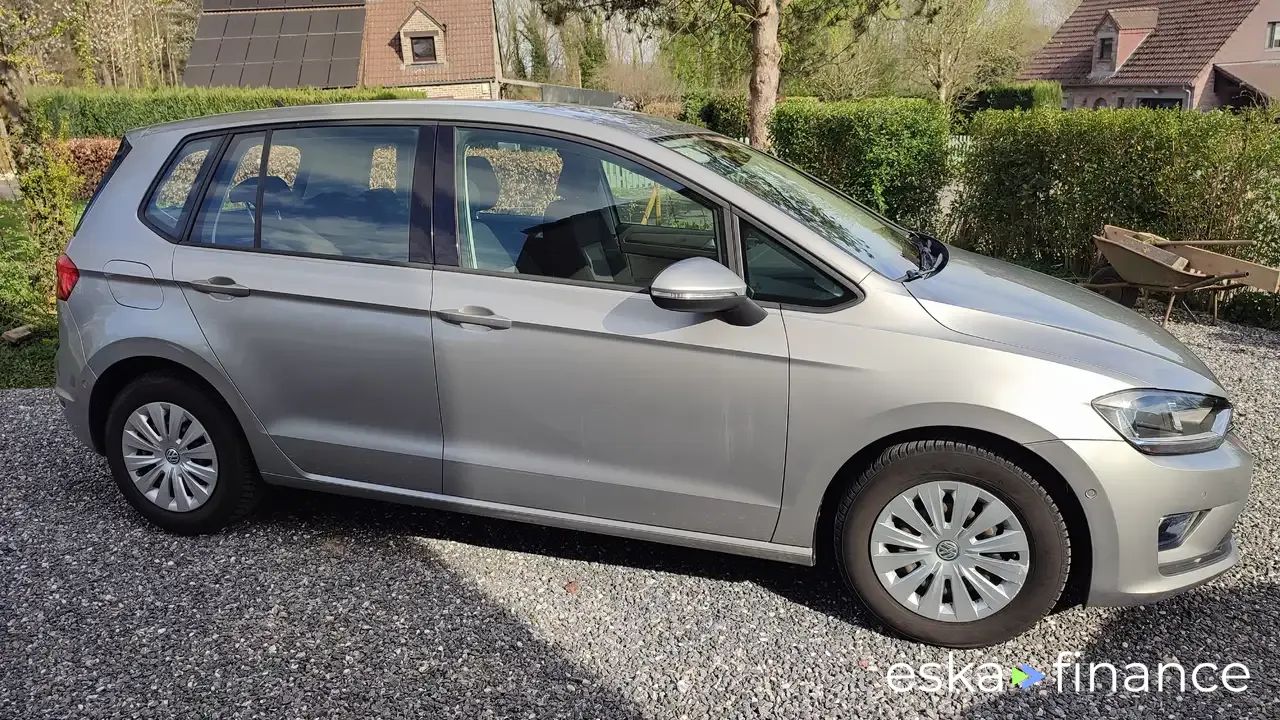 Lízing Hatchback Volkswagen Golf Sportsvan 2015