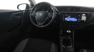 Leasing Hatchback Toyota Auris 2016