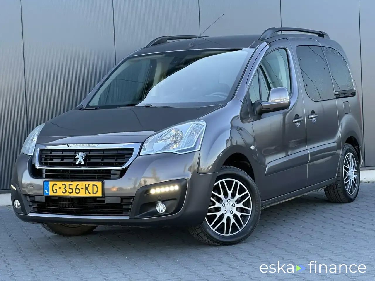 Financování Hatchback Peugeot Partner 2016