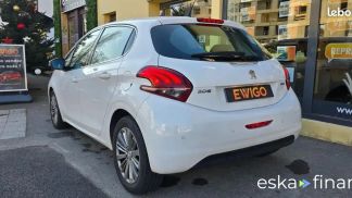 Lízing Hatchback Peugeot 208 2016