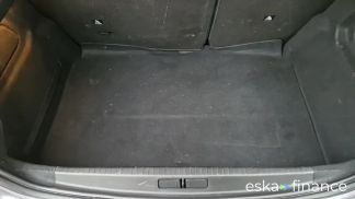 Lízing Sedan Peugeot 208 2022